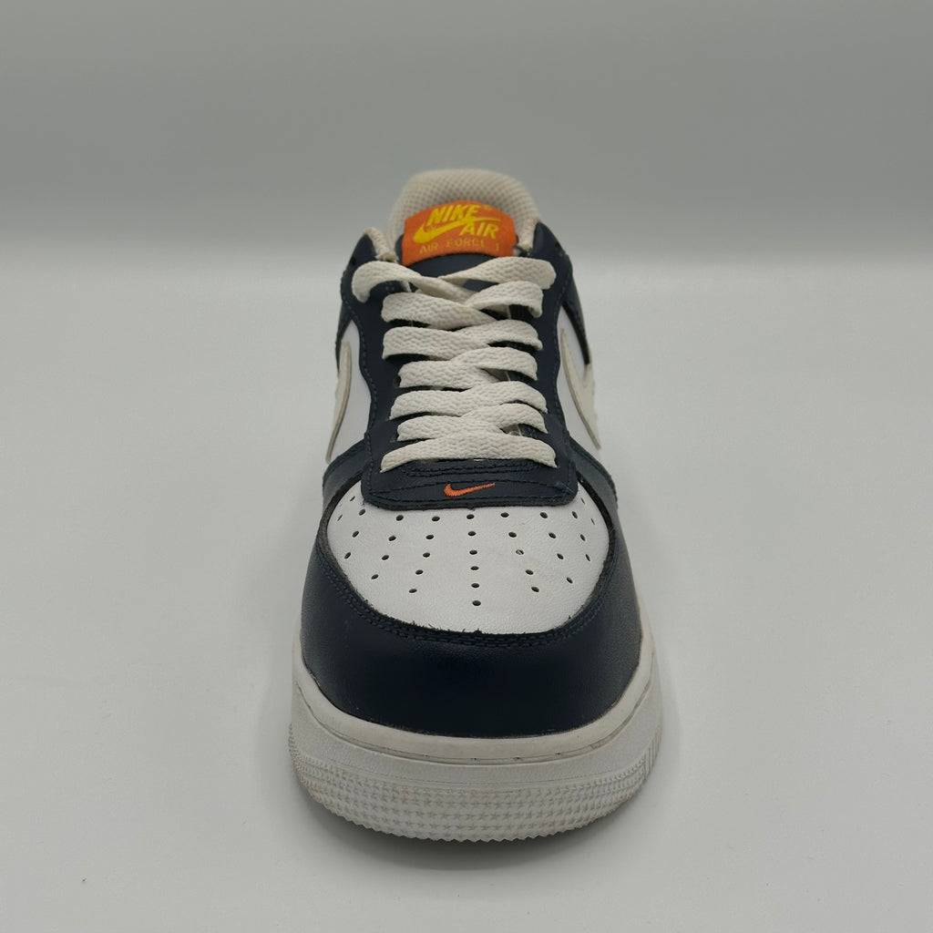 NIKE AIR FORCE 1 LV8