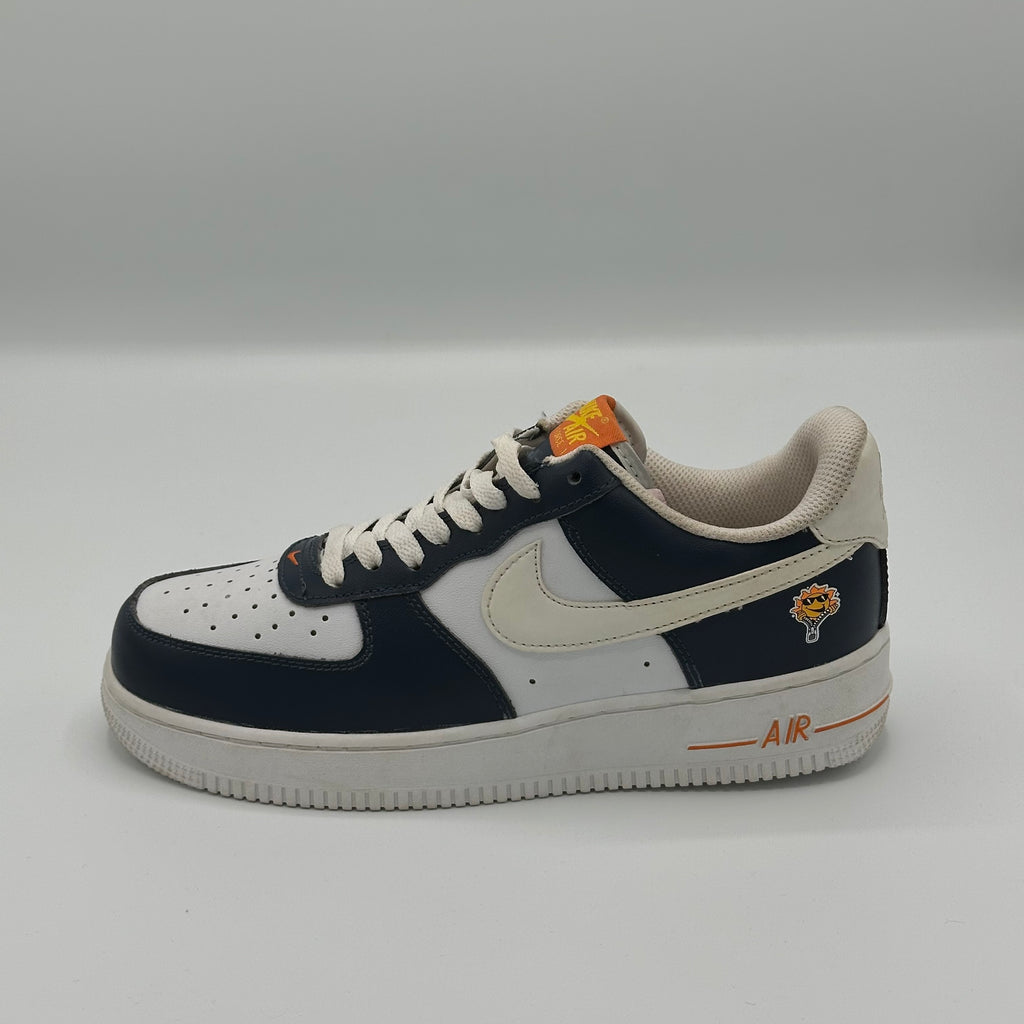 NIKE AIR FORCE 1 LV8