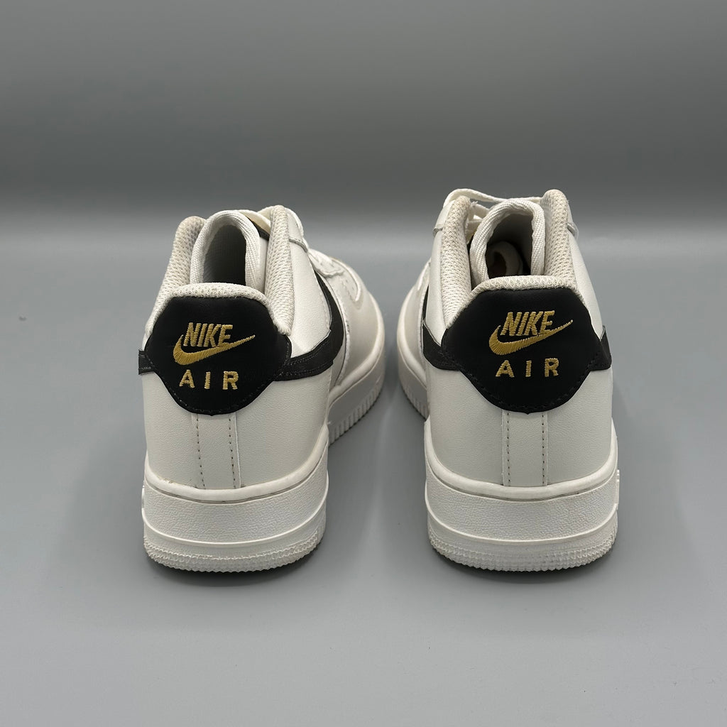 NIKE AIR FORCE 1 '07 ESSENTIAL