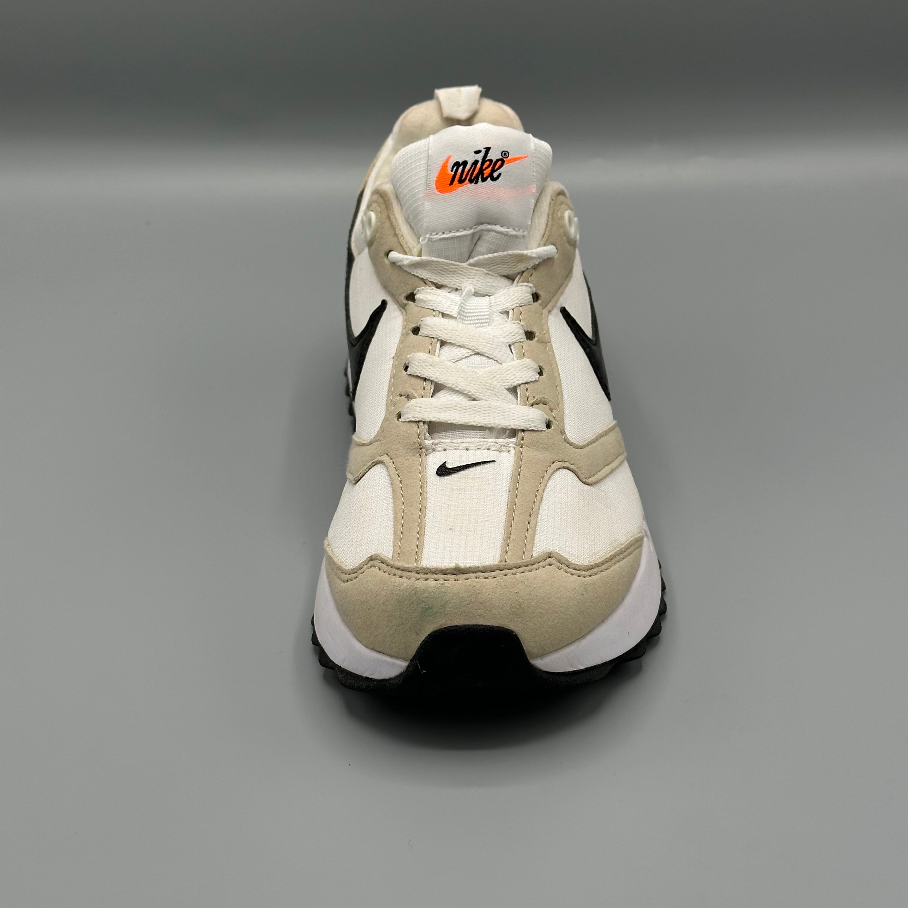 NIKE AIR MAX DAWN SNEAKER