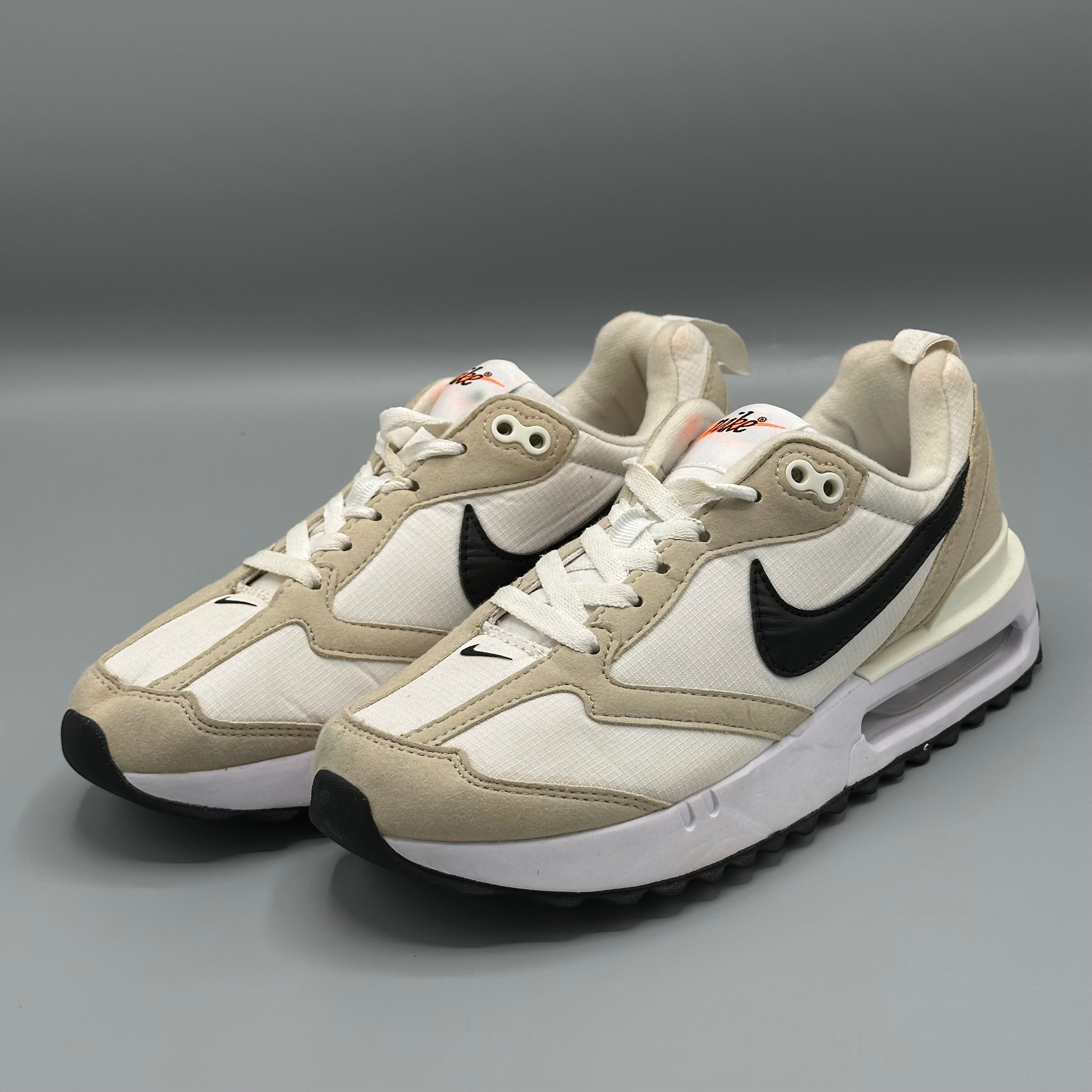 NIKE AIR MAX DAWN SNEAKER