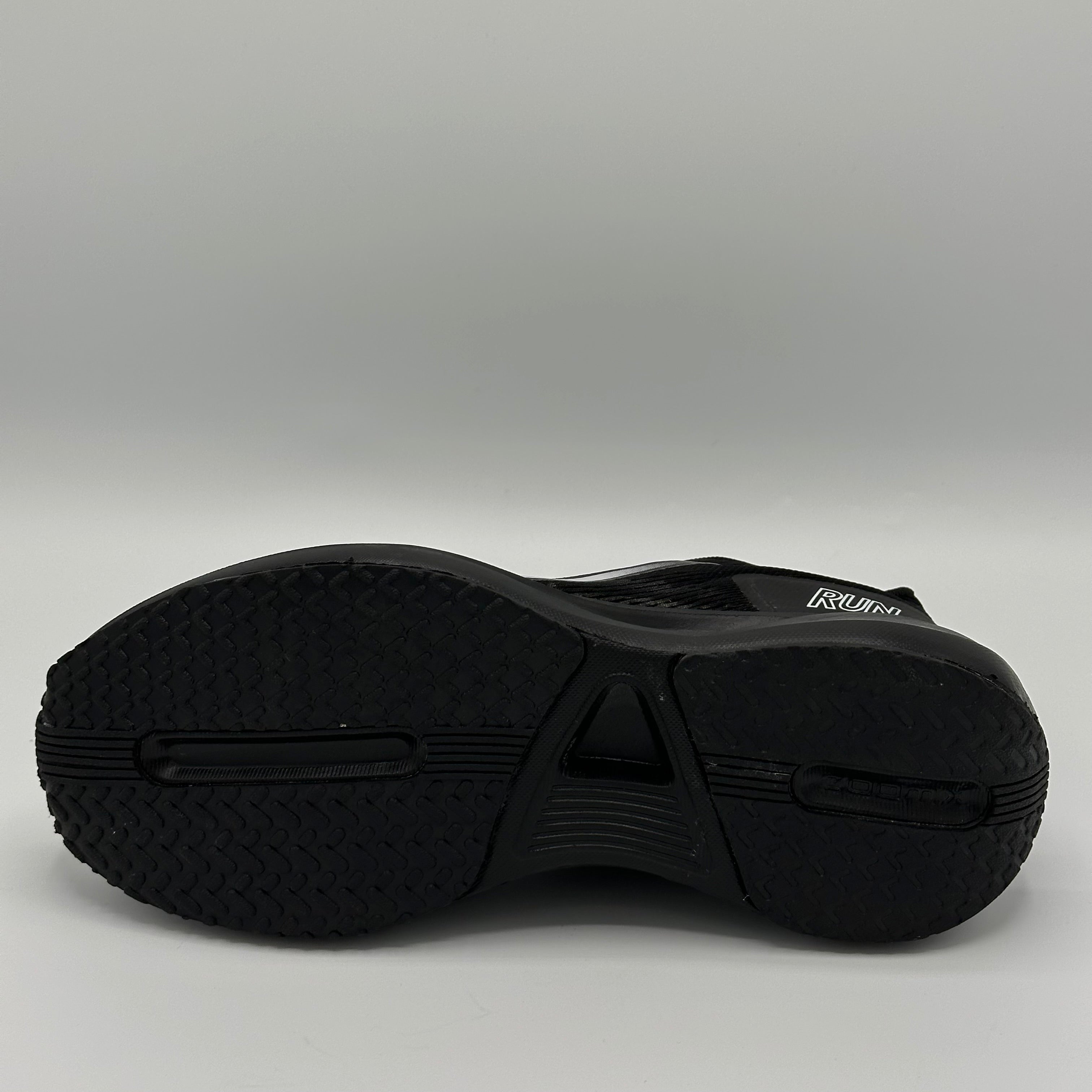NIKE VOMERO 18