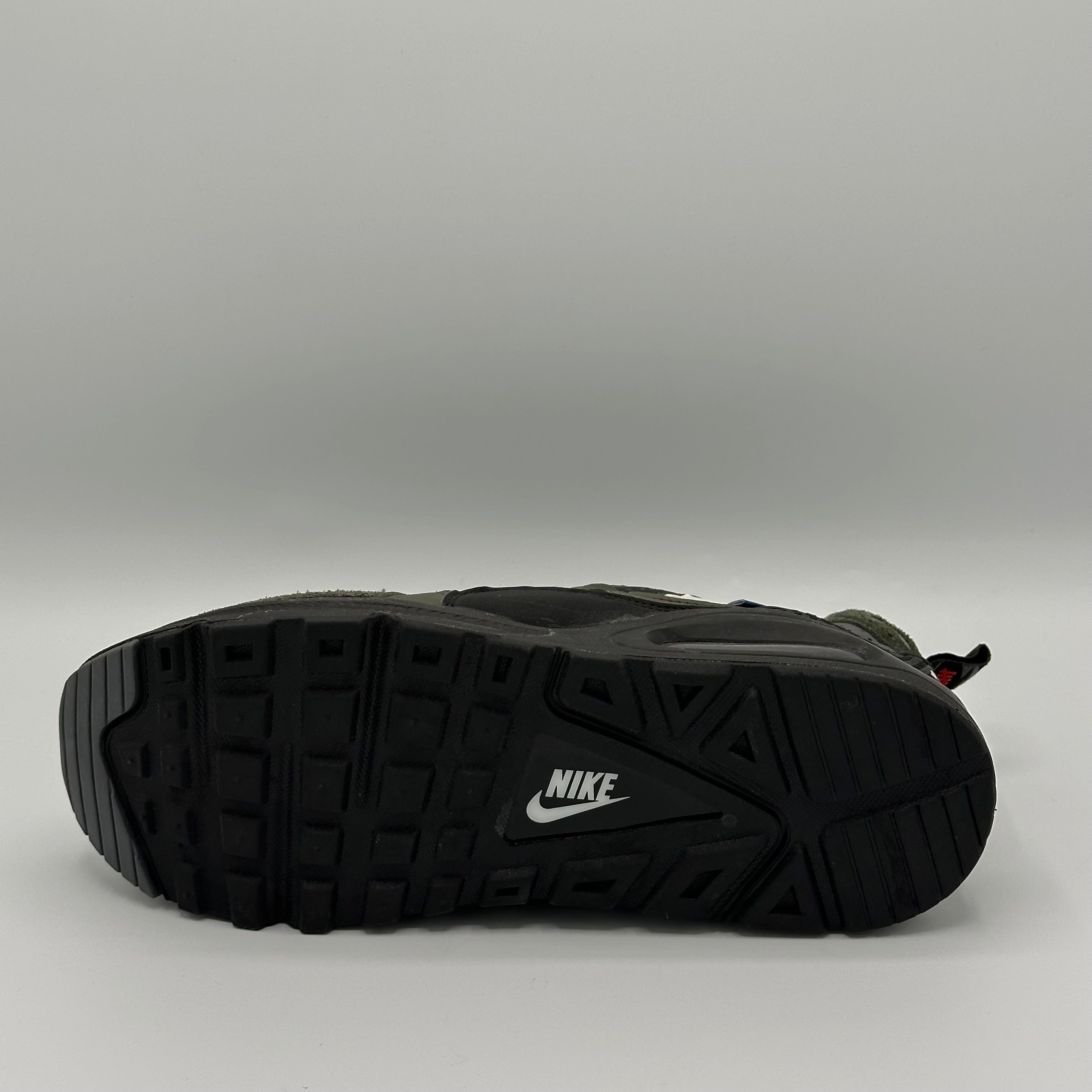 NIKE X UNDEFEATED AIR TERRA HUMARA