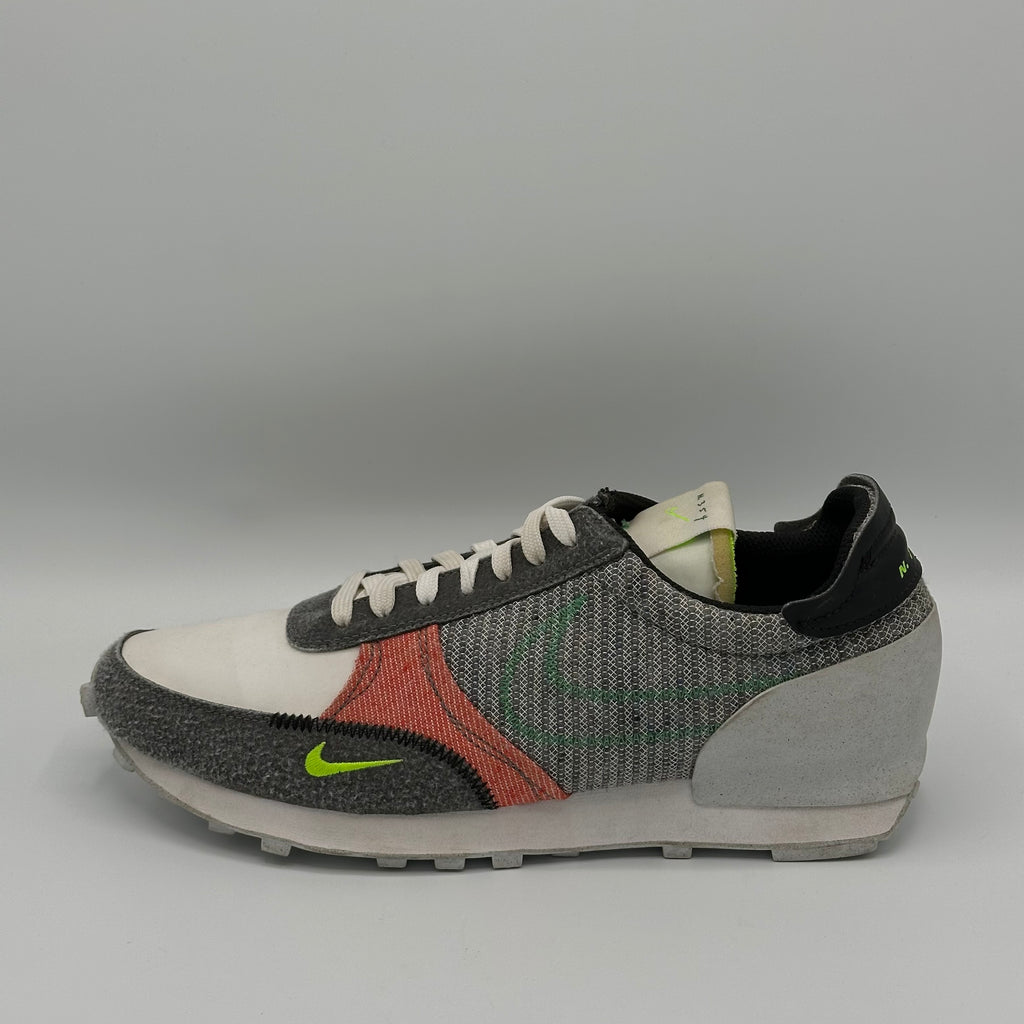 NIKE DAYBREAK TYPE RECYCLED