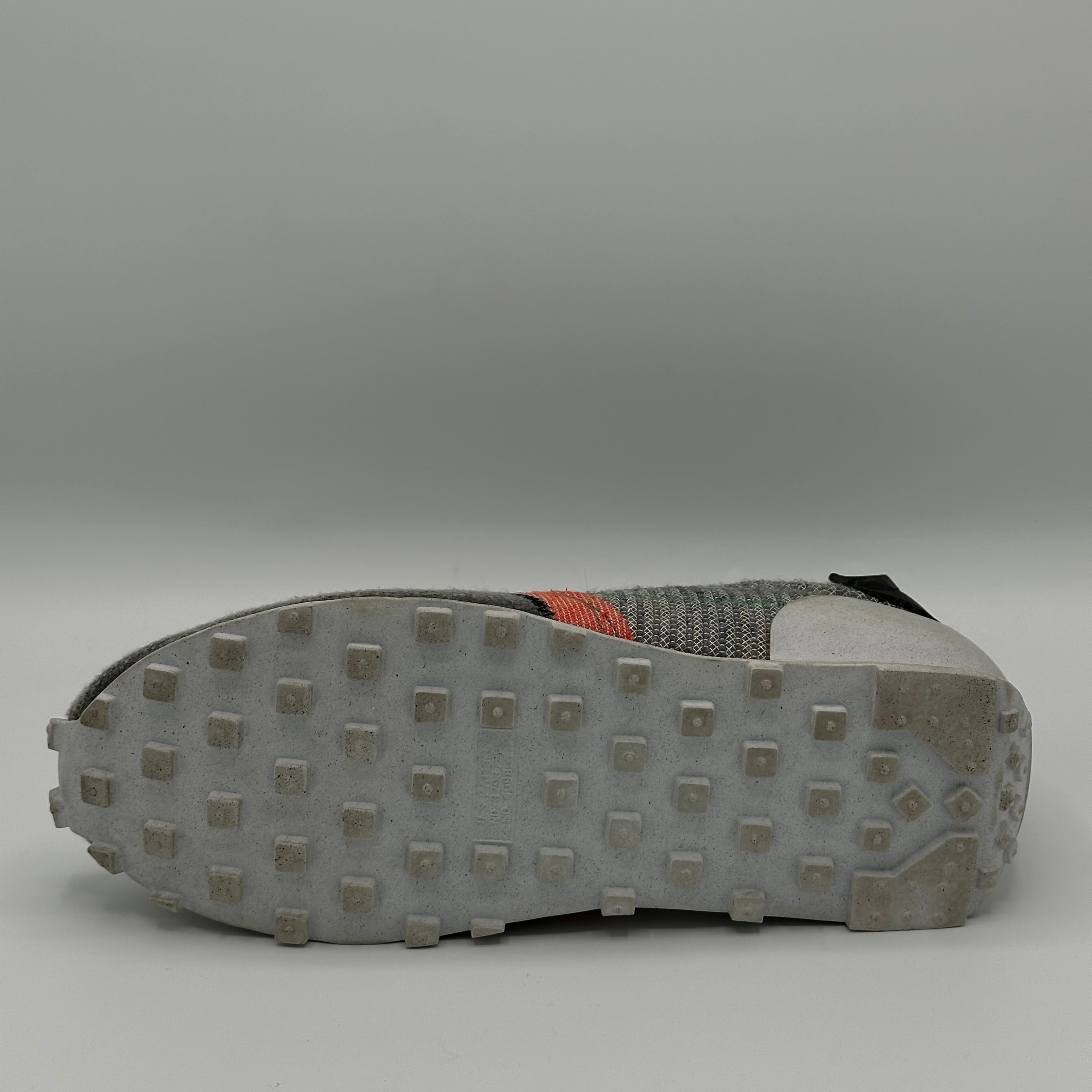 NIKE DAYBREAK TYPE RECYCLED
