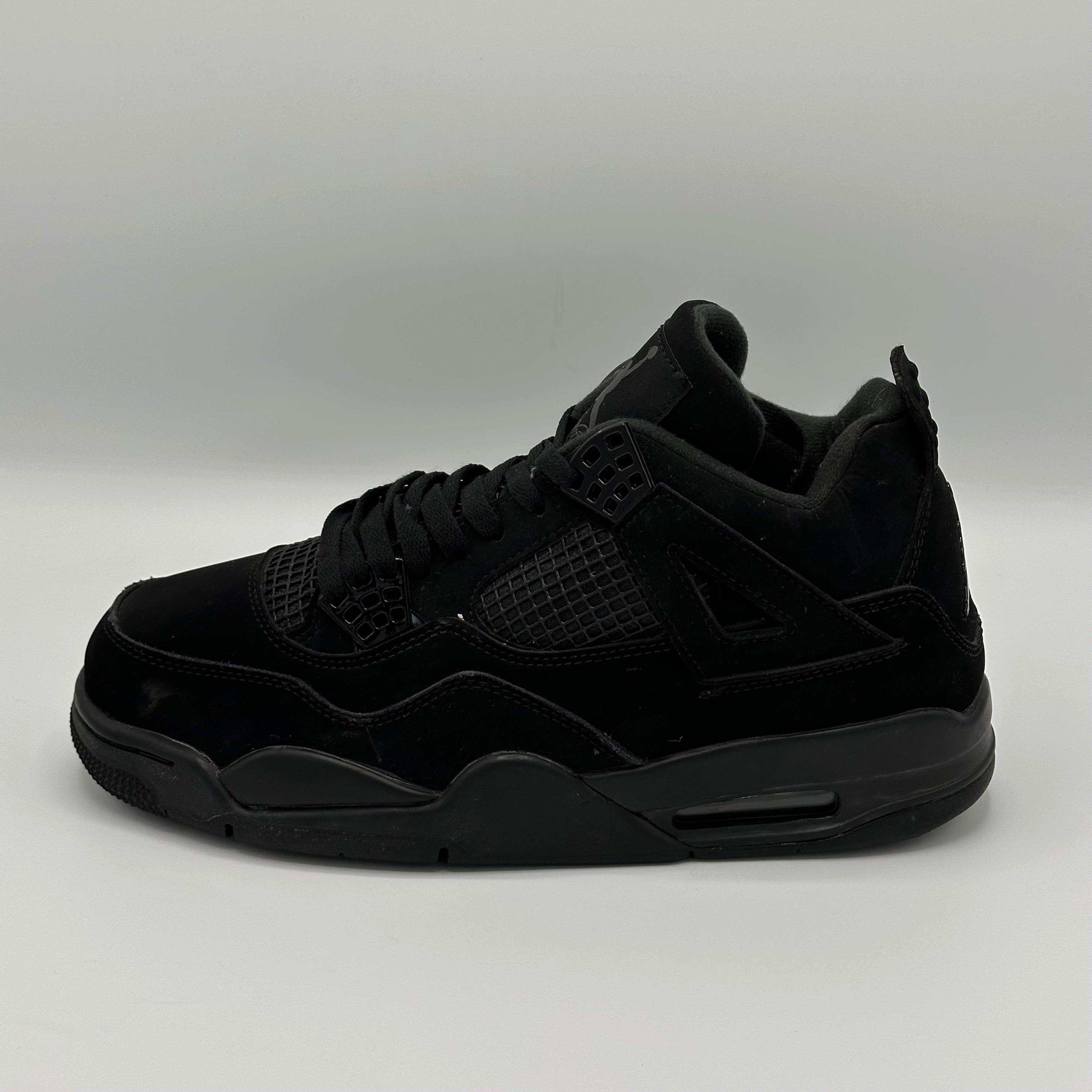 NIKE AIR JORDAN 4