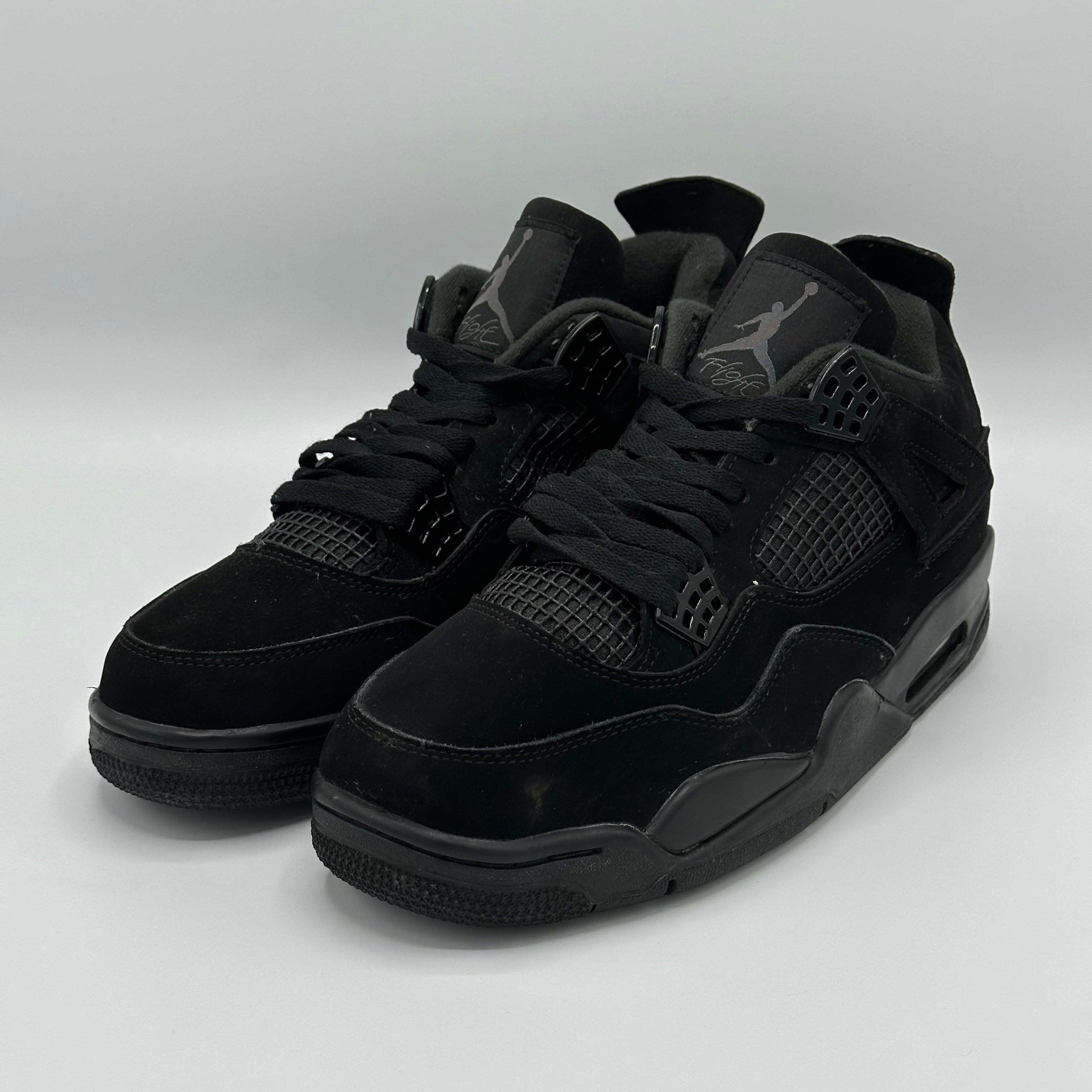NIKE AIR JORDAN 4