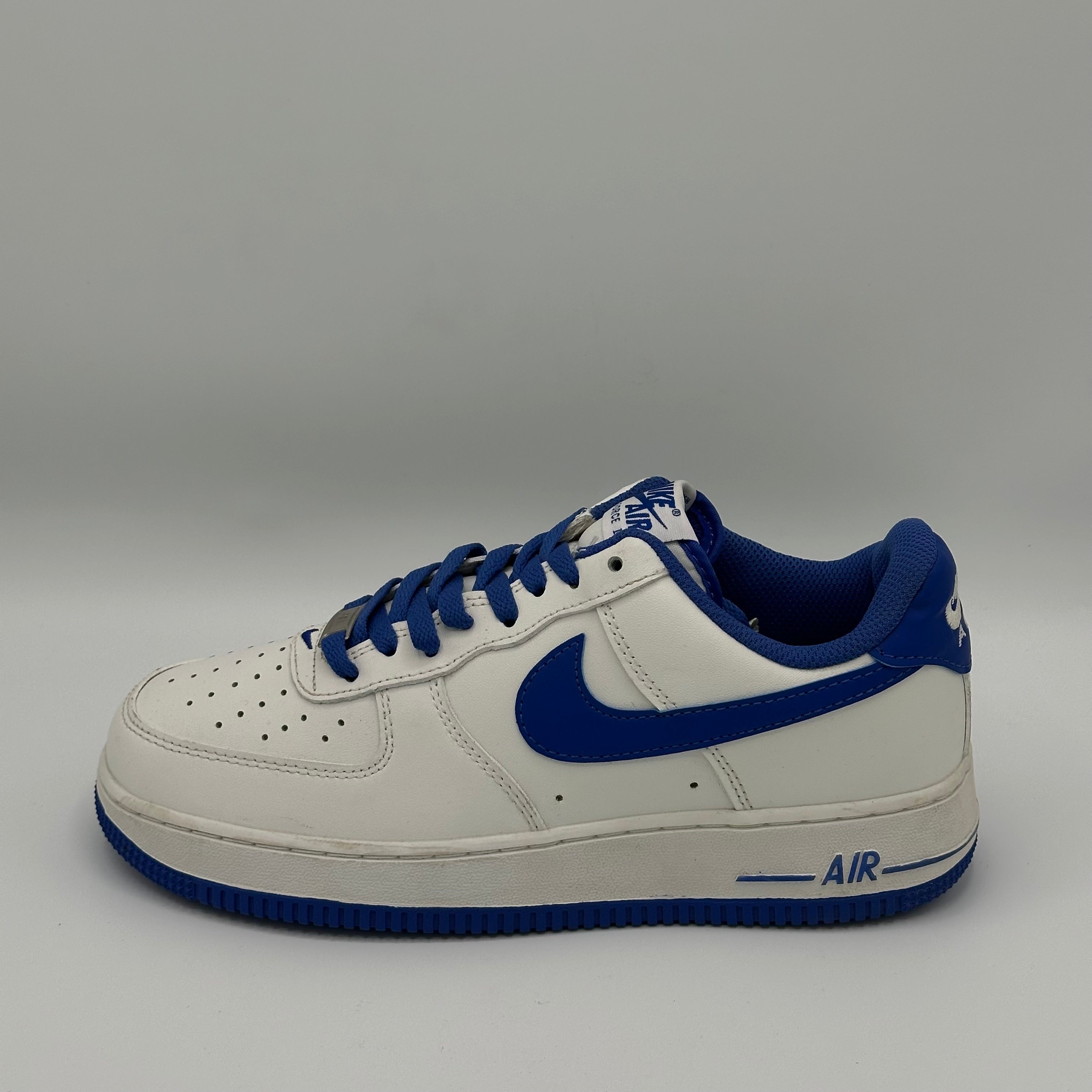 NIKE AIR FORCE 1 '07