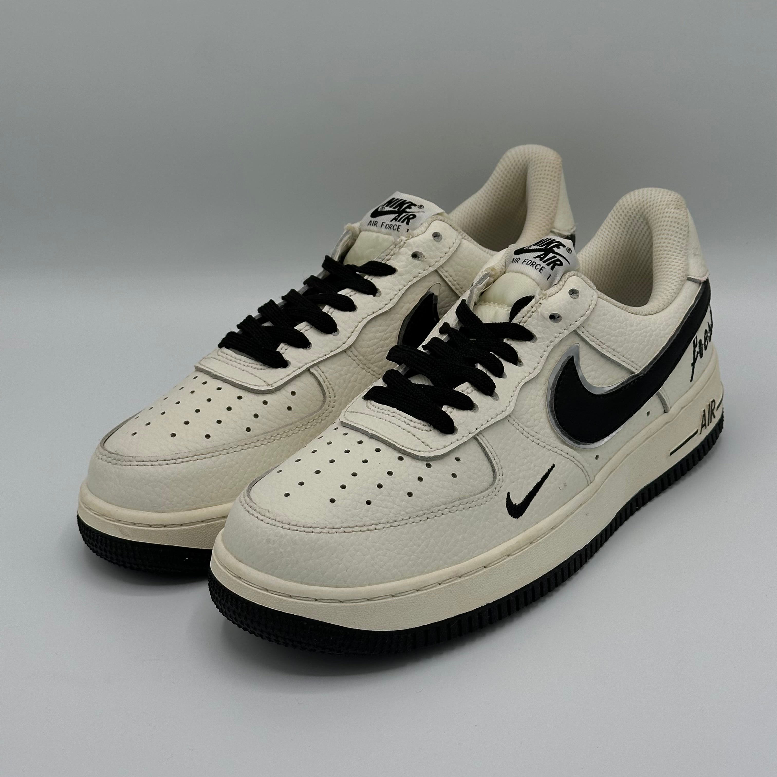 NIKE AIR FORCE 1 LOW