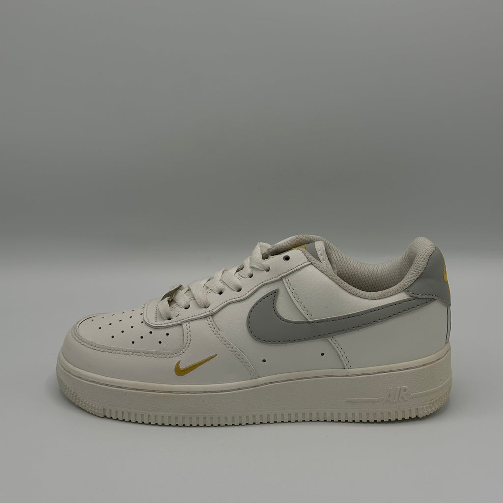 NIKE AIR FORCE 1 '07
