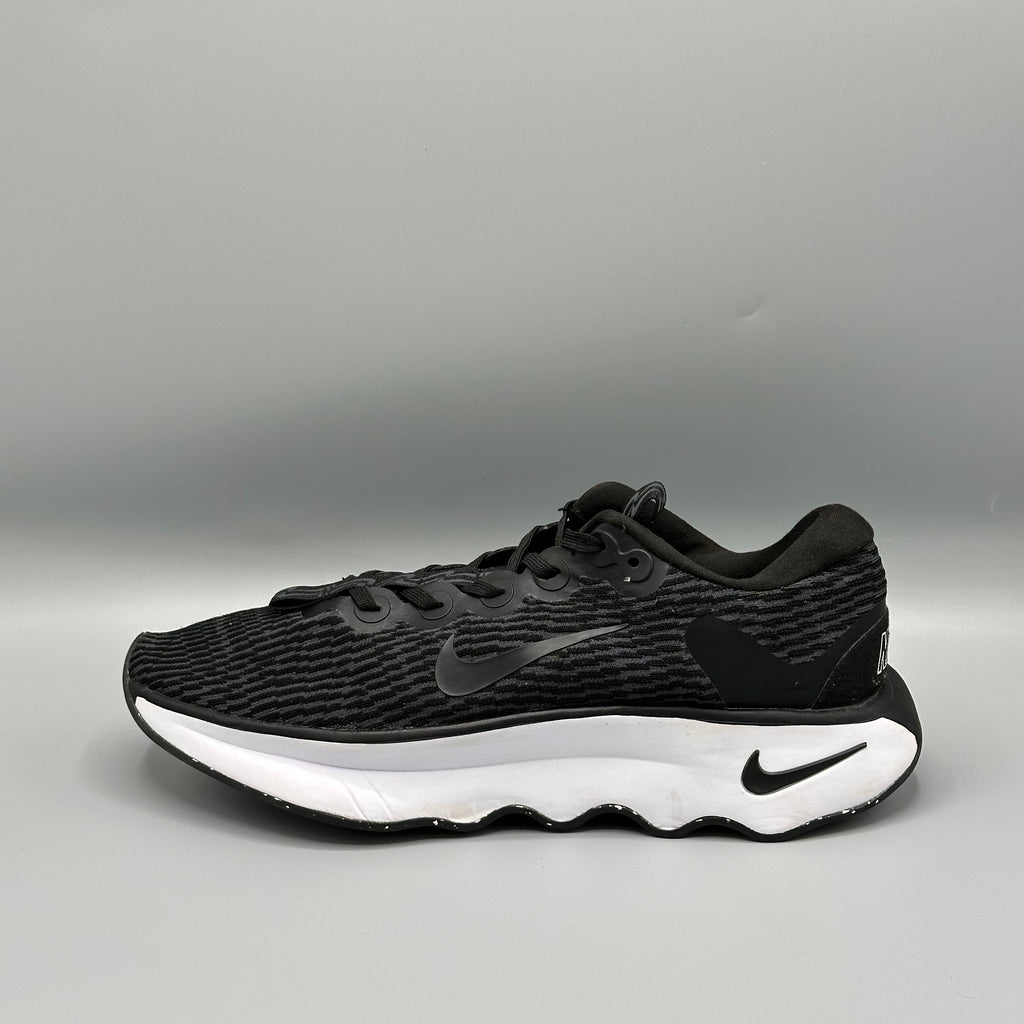 NIKE MEN'S MOTIVA WALKING SHOES