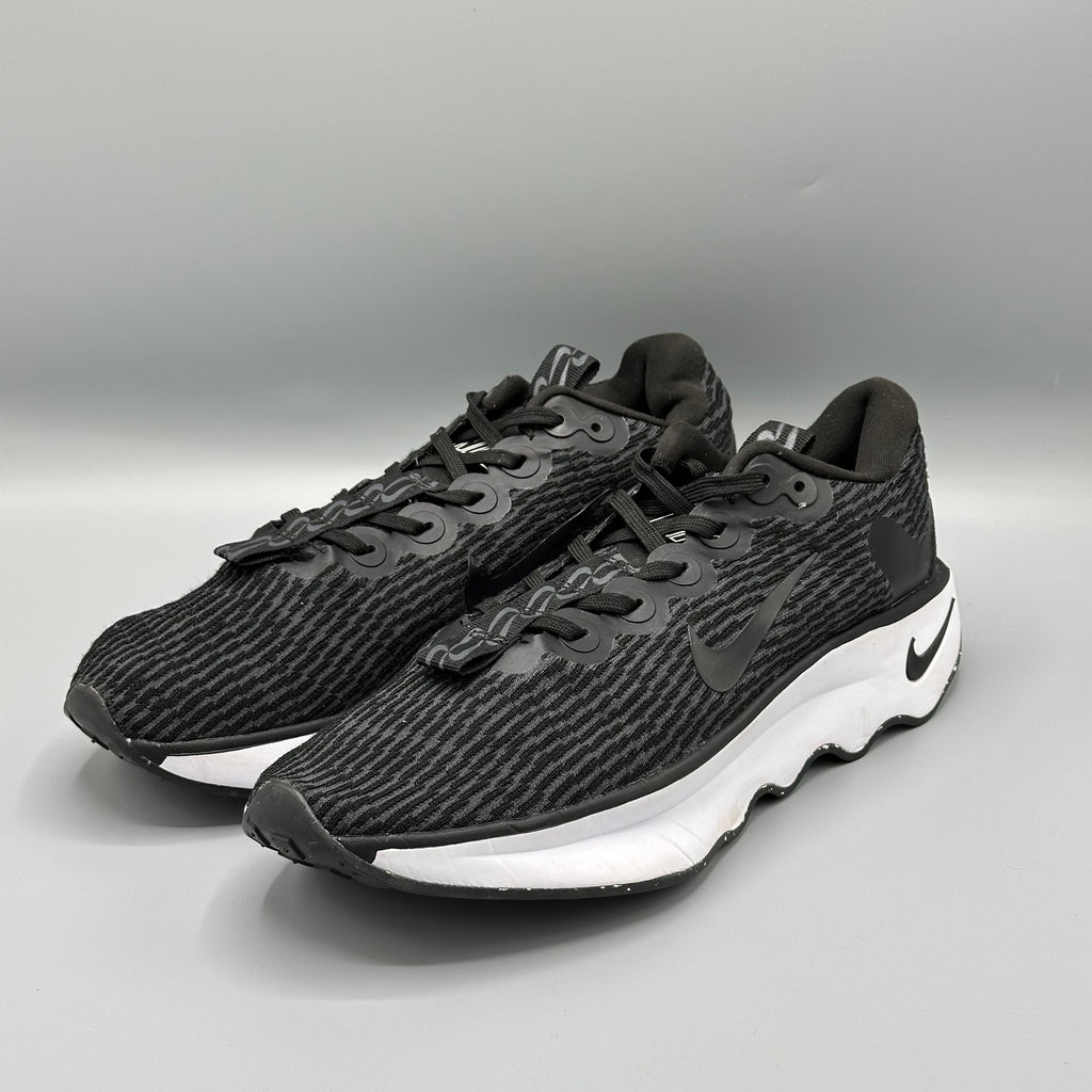 NIKE MEN'S MOTIVA WALKING SHOES