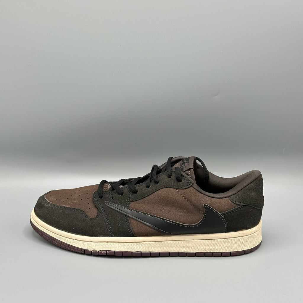 NIKE AIR JORDAN 1 RETRO LOW OG SP TRAVIS SCOTT